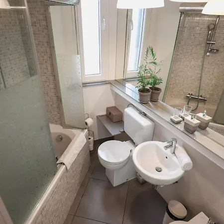 Apartment 105m2 Penthouse Sea View Rijeka, Free Garage Parking