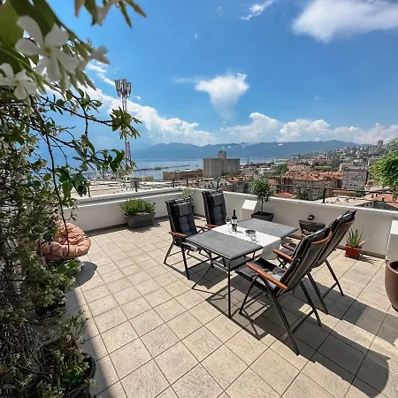 105m2 Penthouse Sea View With Free Garage Parking Lägenhet Rijeka